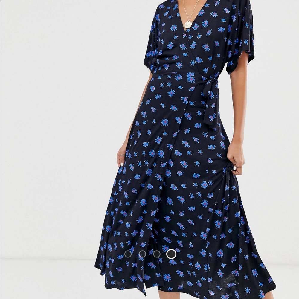 Midi floral wrap dress